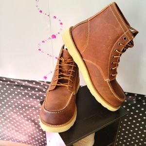 EASTLAND Lumber Up boot
